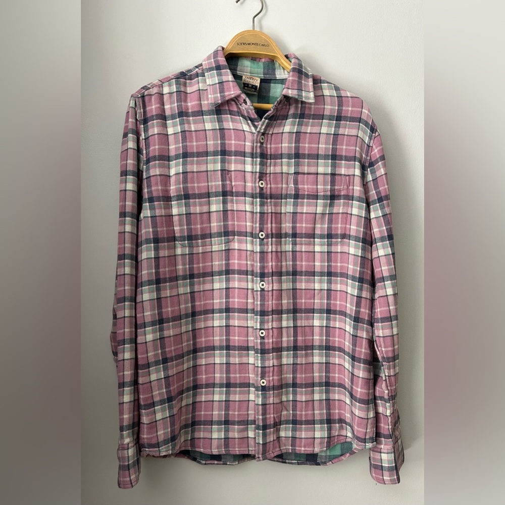 Faherty Men’s Button Down Reversible Flannel Shirt. Size: Medium